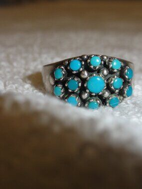 Vintage Zuni Petit Point Snake Eye Cluster Sterling Turquoise Ring Size 8.5